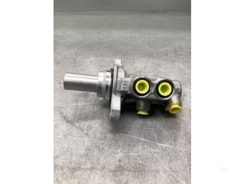 Hoofdremcilinder-8147213