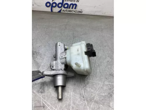 Hoofdremcilinder-8247420