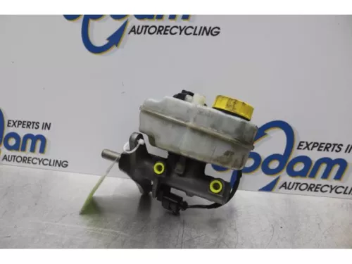 Hoofdremcilinder-7589938