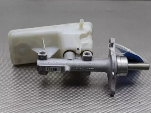 Hoofdremcilinder-7854994