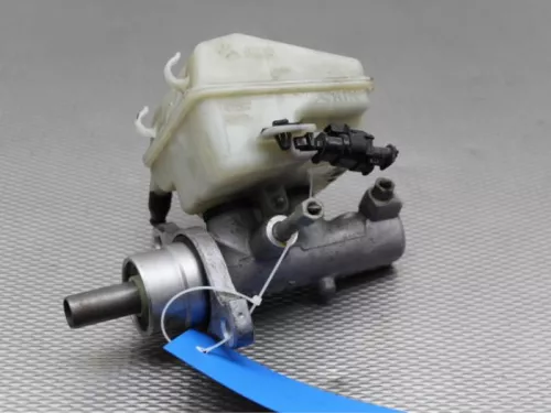 Hoofdremcilinder-7892738