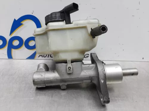 Hoofdremcilinder-7611080