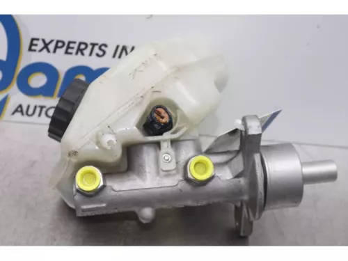 Hoofdremcilinder-7588013