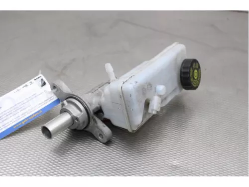 Hoofdremcilinder-7617374