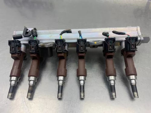 Injector (benzine injectie)-8303821