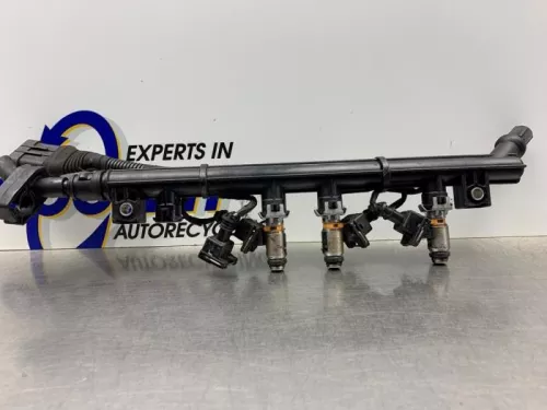 Injector (benzine injectie)-8307406