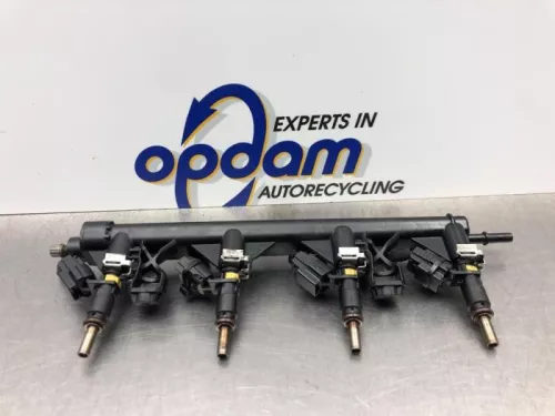 Injector (benzine injectie)-8206120