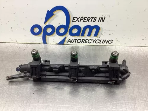 Injector (benzine injectie)-8106106