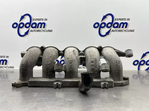 Inlaatspruitstuk-8260013