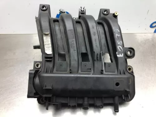 Inlaatspruitstuk-7590601